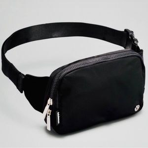 ⚫️ SOLD ⚫️ Lululemon Everywhere Belt Bag Large 2L